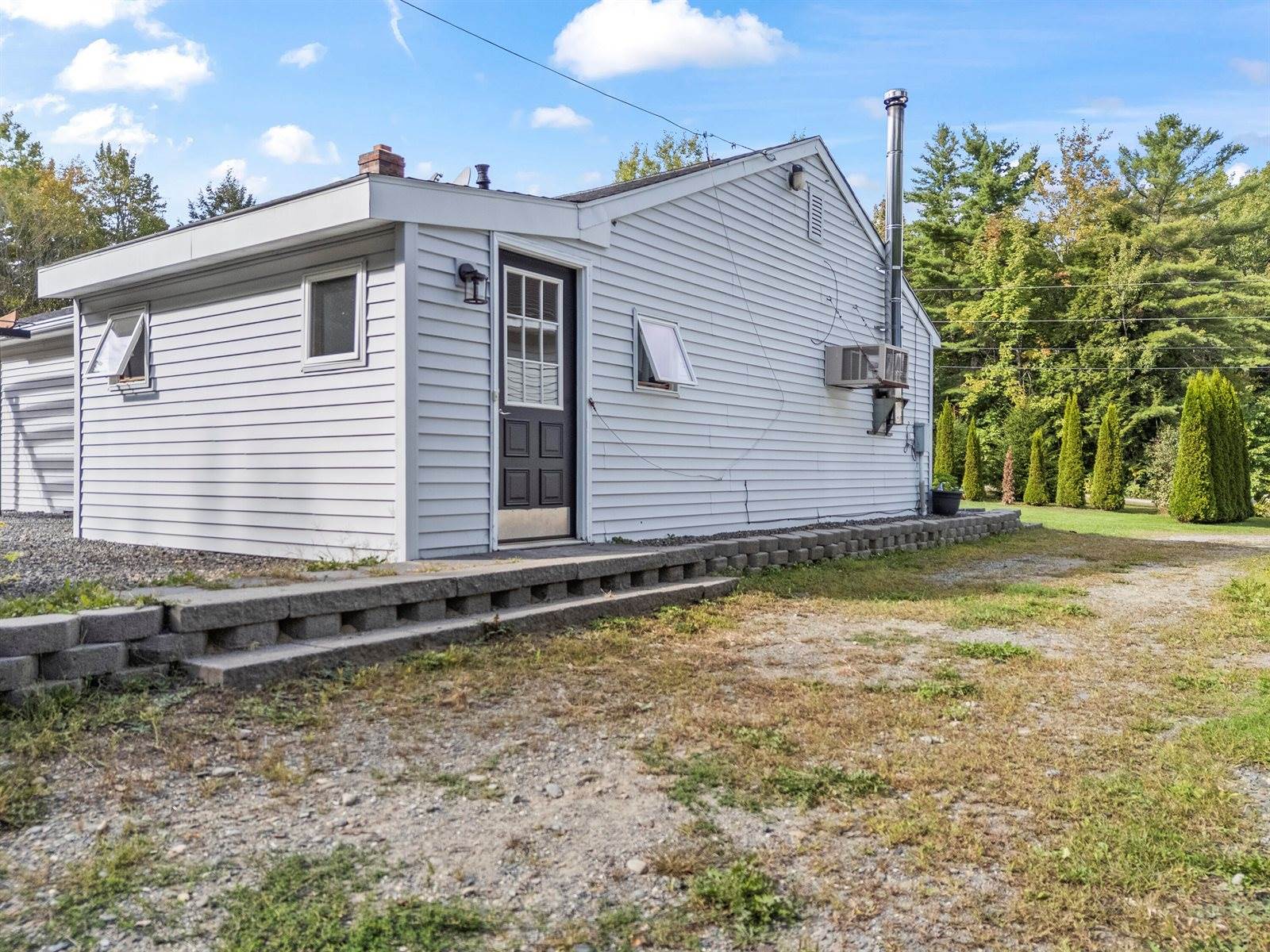 16 Chantal Drive, Sidney, ME 04330