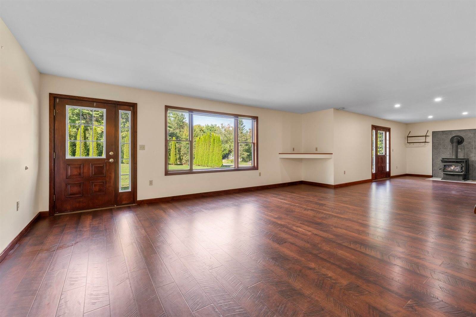 16 Chantal Drive, Sidney, ME 04330