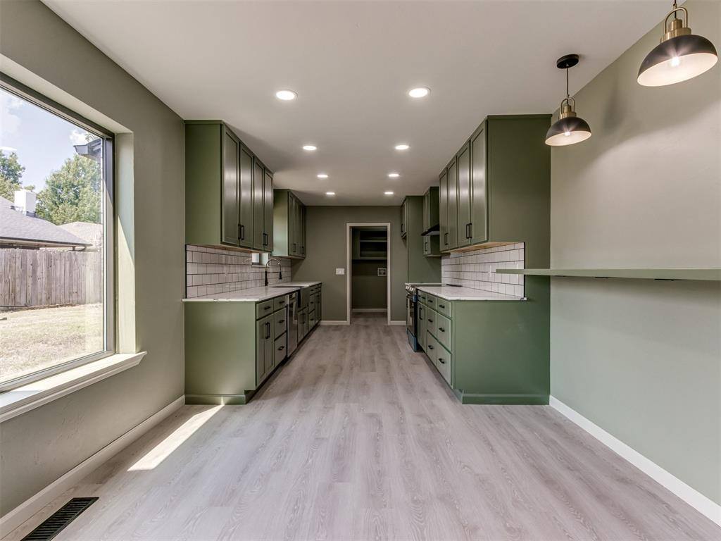 11605 Kings Circle, Oklahoma City, OK 73162