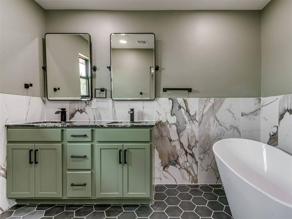 11605 Kings Circle, Oklahoma City, OK 73162