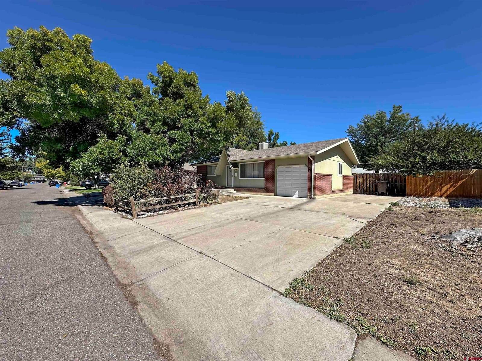 1413 Chatam, Montrose, CO 81401