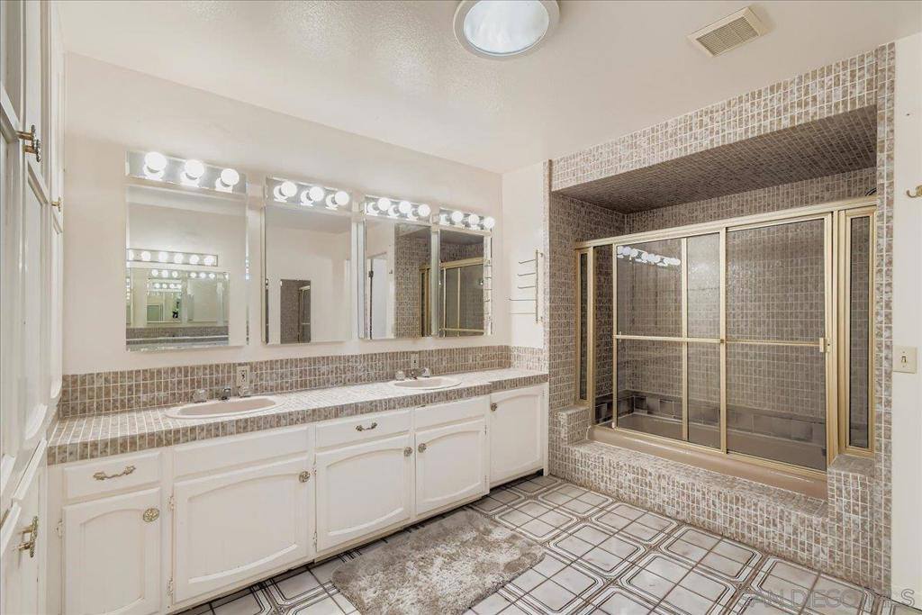 5873 Madra Ave, San Diego, CA 92120