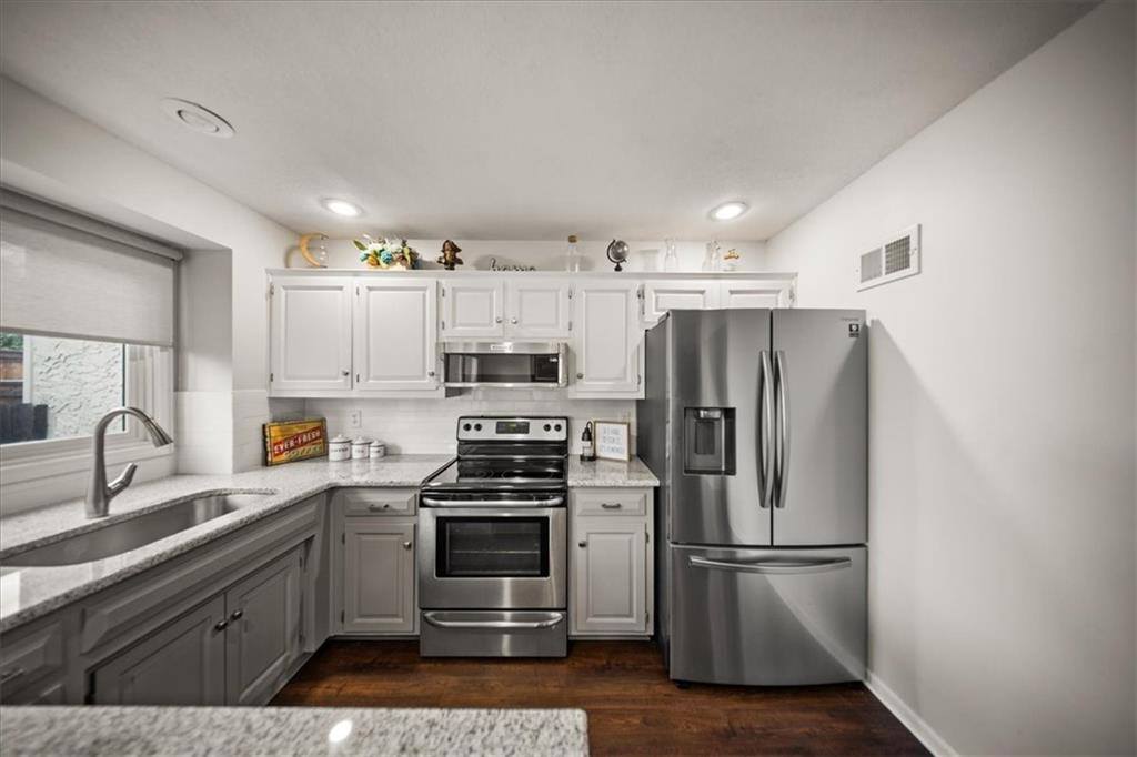 12585 Broadmoor Street, Overland Park, KS 66209