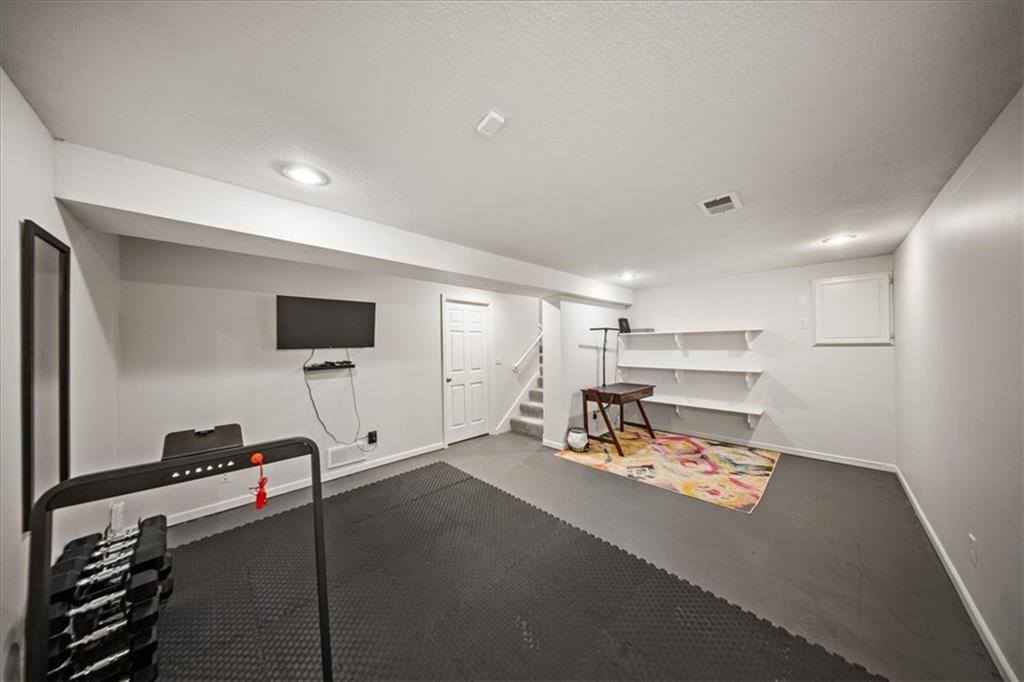 12585 Broadmoor Street, Overland Park, KS 66209