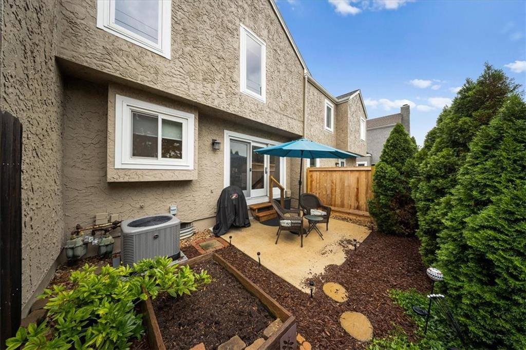 12585 Broadmoor Street, Overland Park, KS 66209