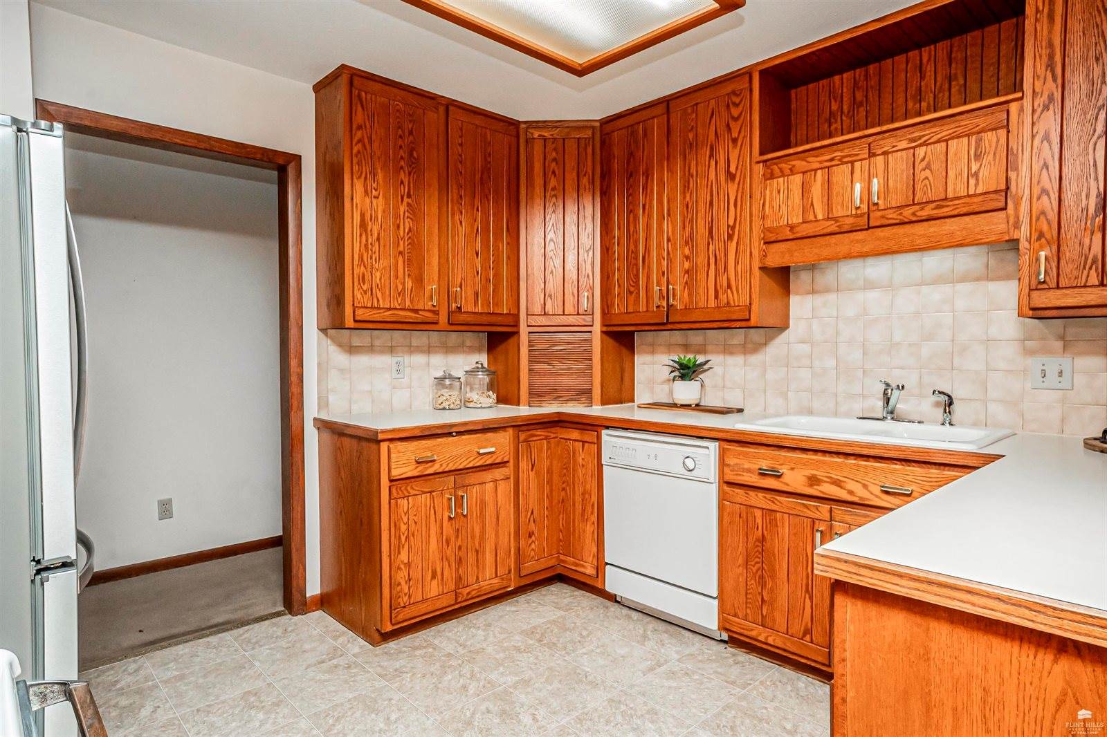 501 West Oak Street, Junction City, KS 66441