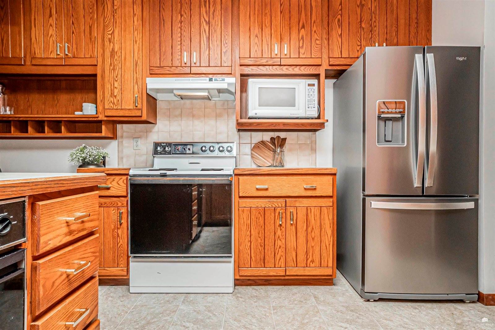 501 West Oak Street, Junction City, KS 66441