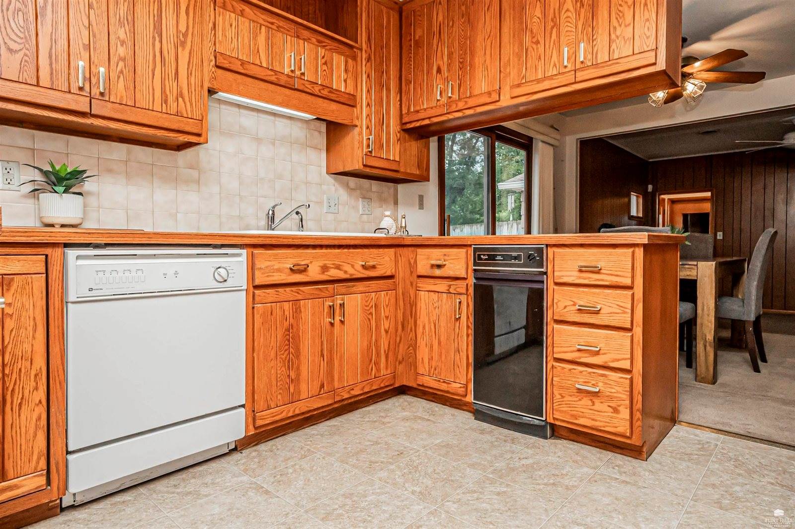 501 West Oak Street, Junction City, KS 66441