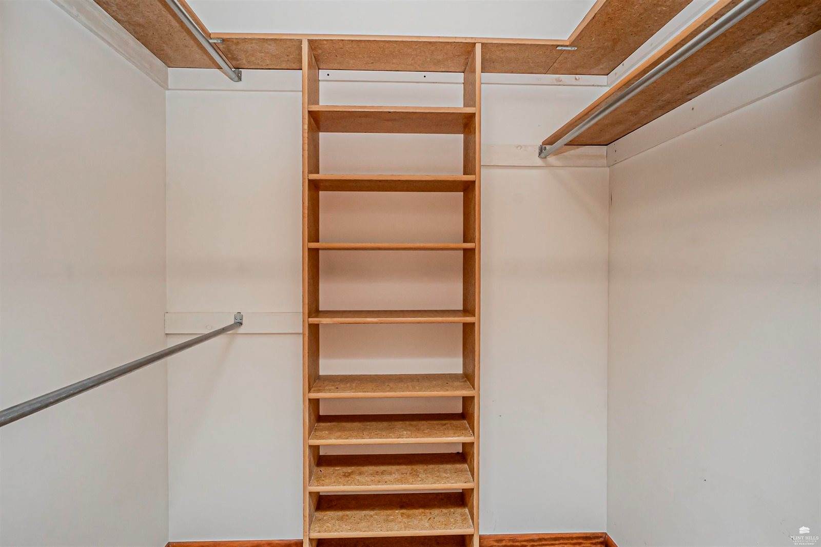 501 West Oak Street, Junction City, KS 66441