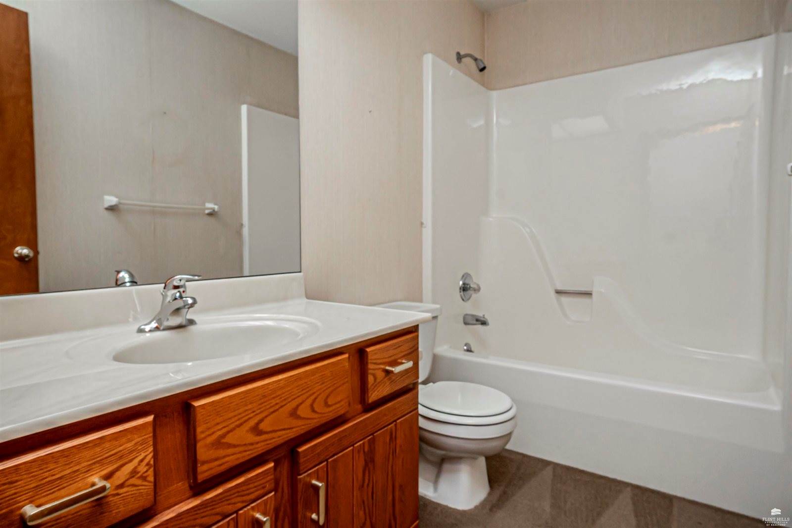 501 West Oak Street, Junction City, KS 66441