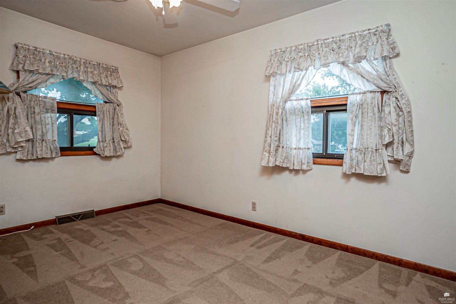 501 West Oak Street, Junction City, KS 66441