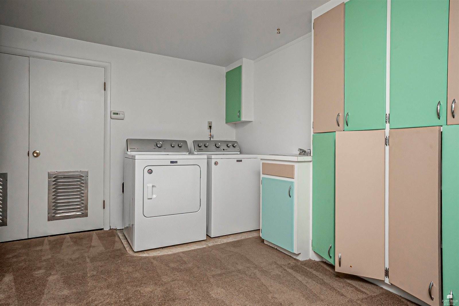 501 West Oak Street, Junction City, KS 66441