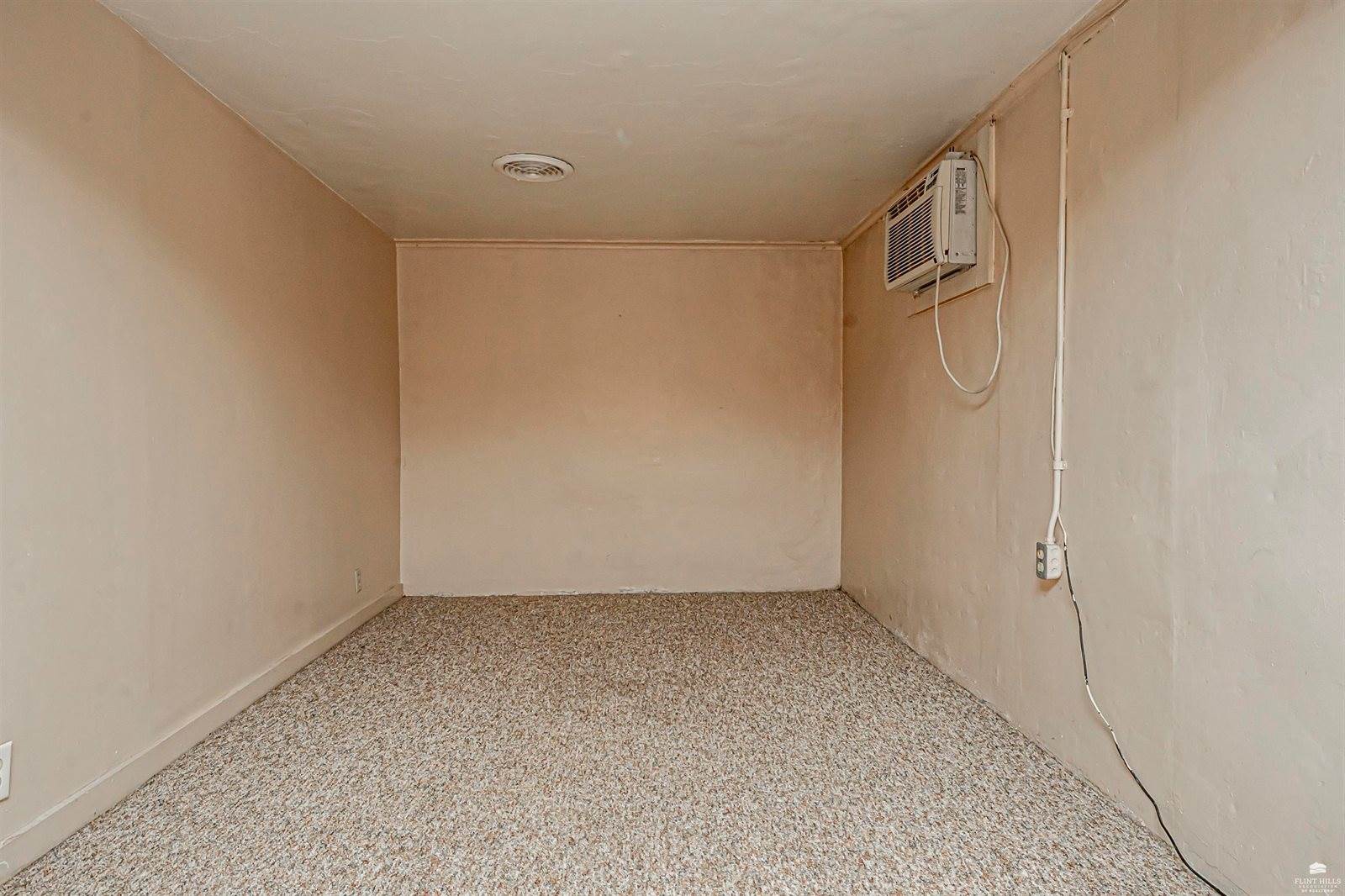 501 West Oak Street, Junction City, KS 66441