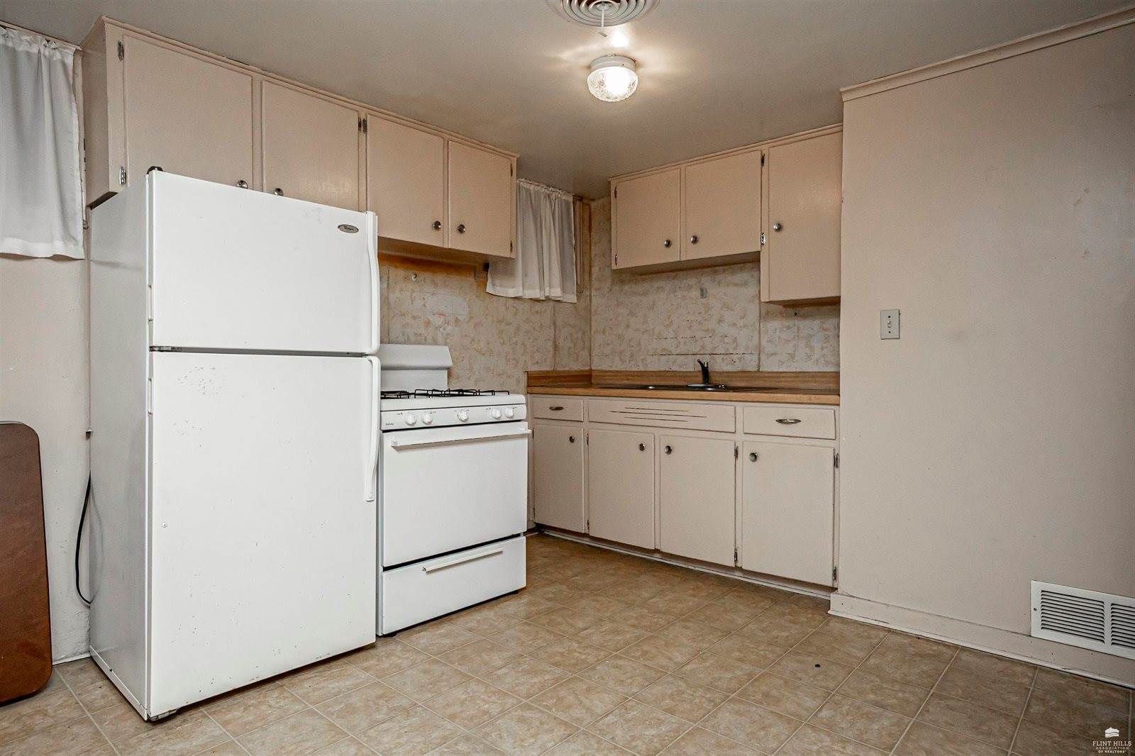 501 West Oak Street, Junction City, KS 66441