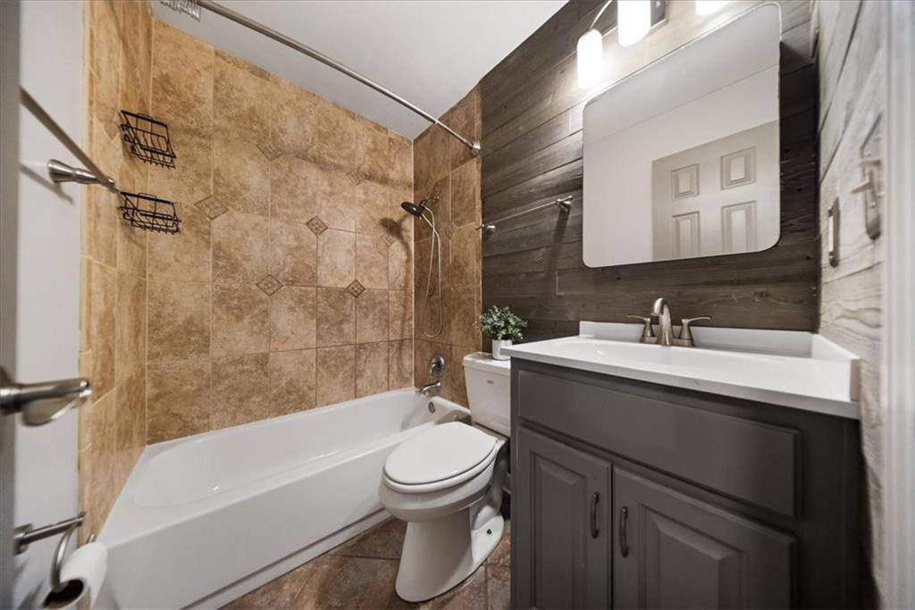 4213 Clark Avenue, Kansas City, MO 64111