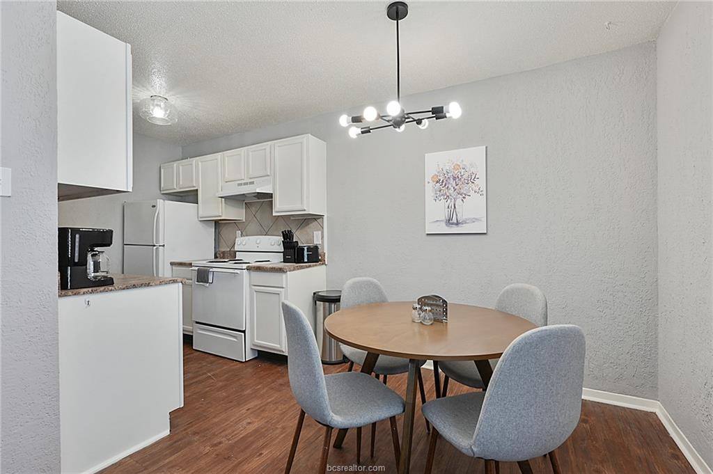 1537 Pine Ridge Drive, College Station, TX 77840