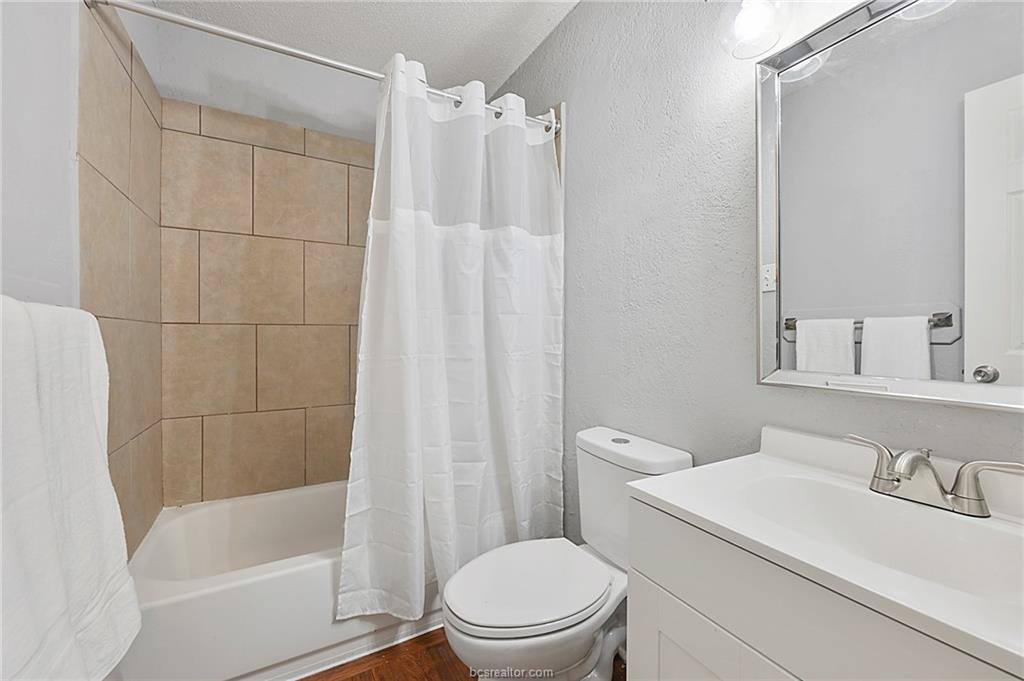 1537 Pine Ridge Drive, College Station, TX 77840