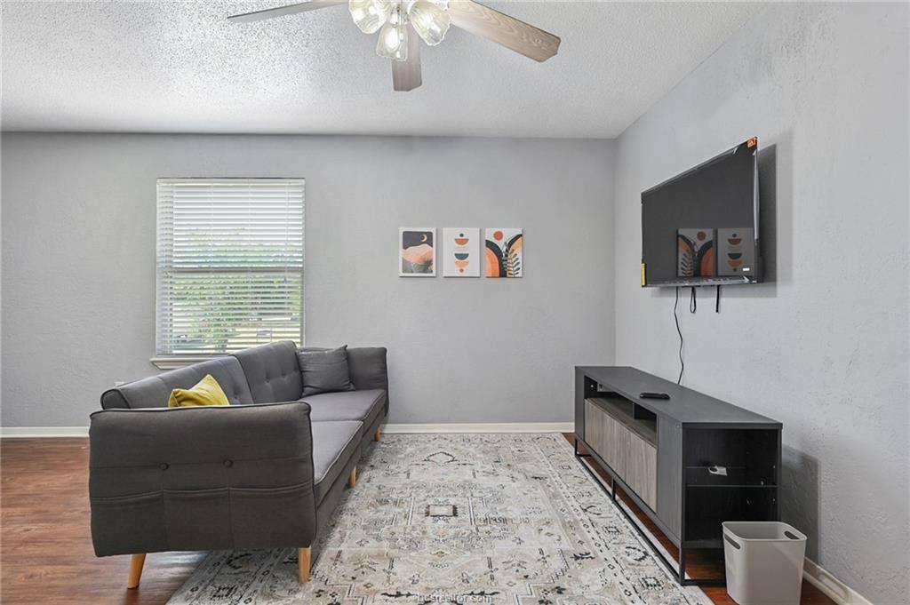 1537 Pine Ridge Drive, College Station, TX 77840