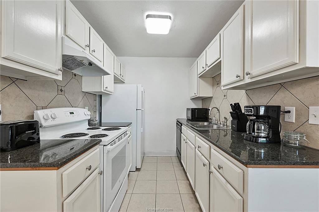 1537 Pine Ridge Drive, College Station, TX 77840