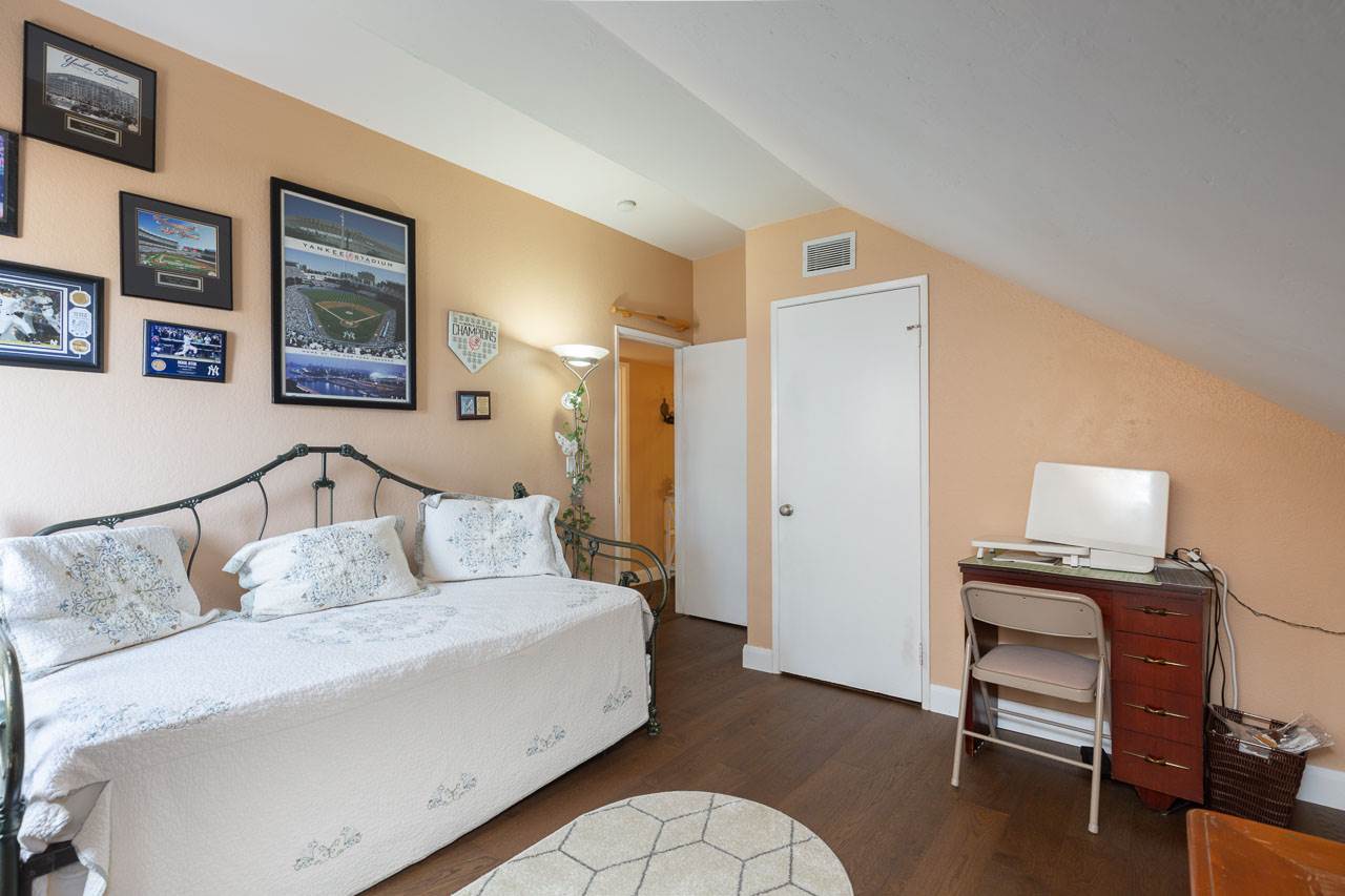 933 Ruby Dr, Vista, CA 92083