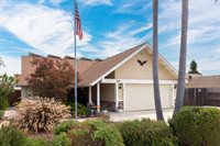 933 Ruby Dr, Vista, CA 92083