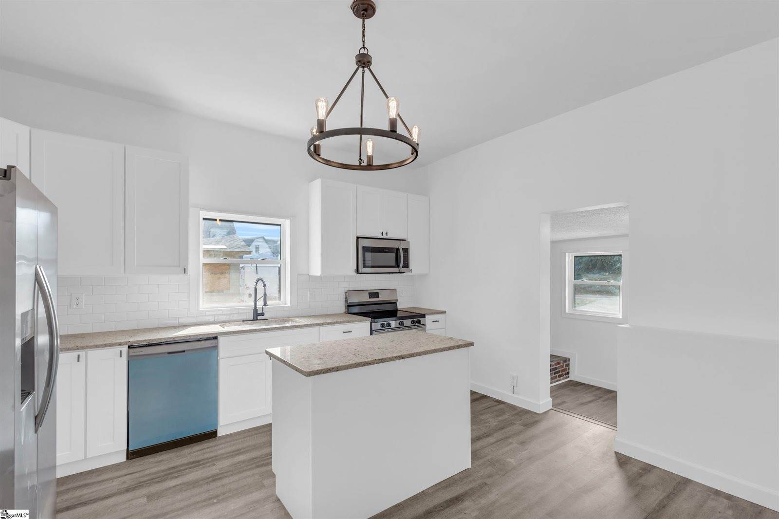 33 Henry, Greenville, SC 29605