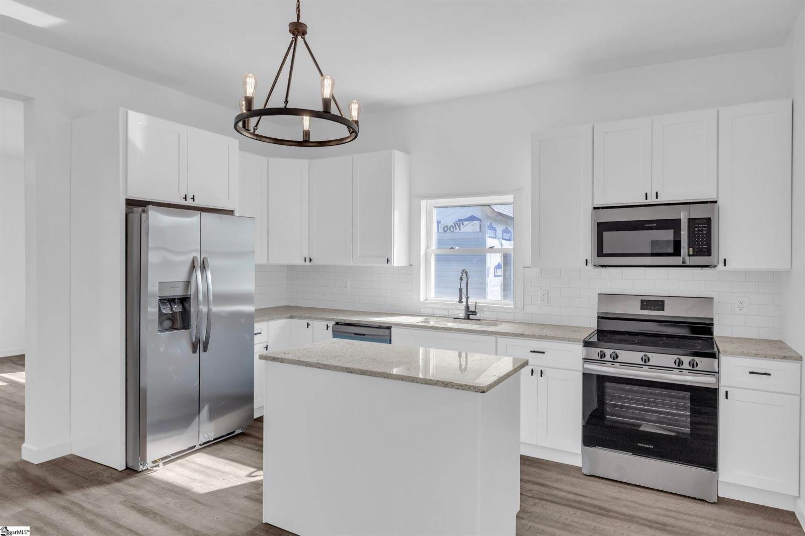 33 Henry, Greenville, SC 29605