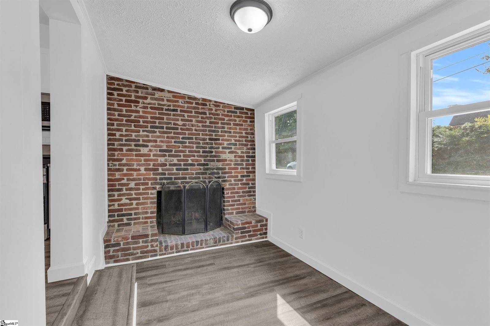 33 Henry, Greenville, SC 29605