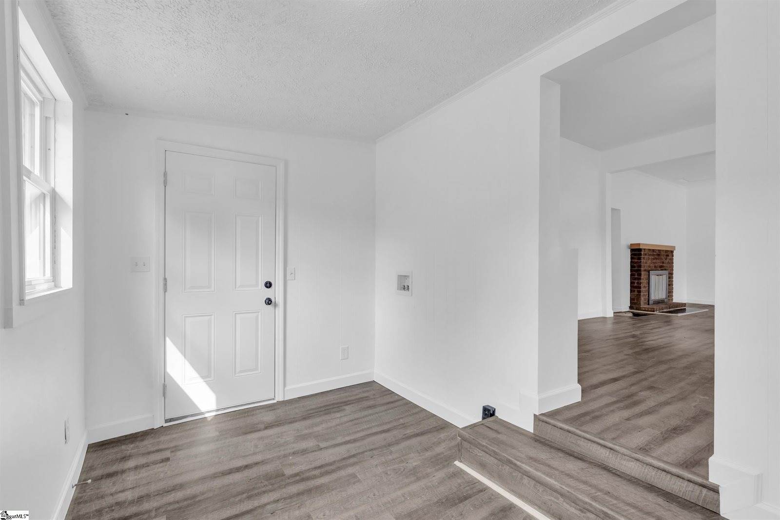 33 Henry, Greenville, SC 29605