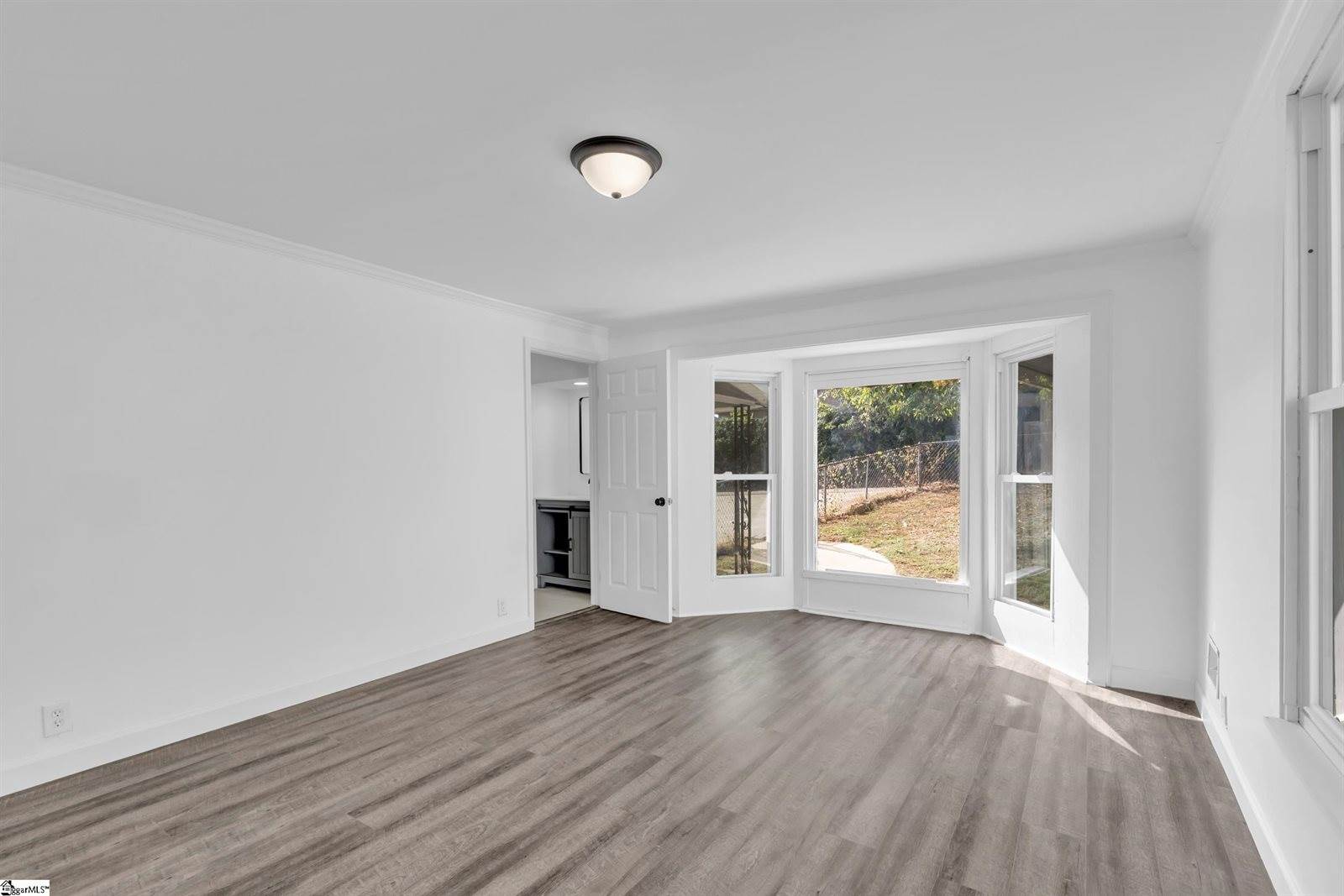 33 Henry, Greenville, SC 29605