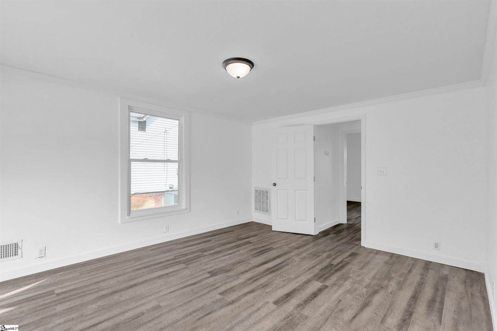 33 Henry, Greenville, SC 29605