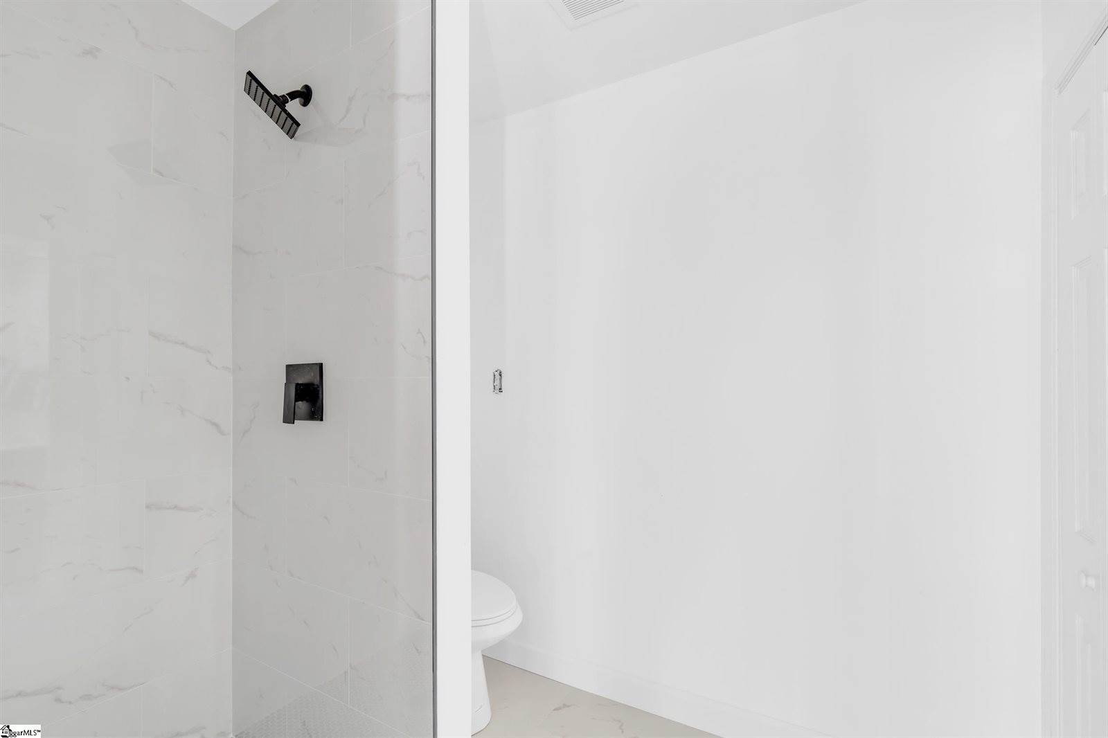 33 Henry, Greenville, SC 29605