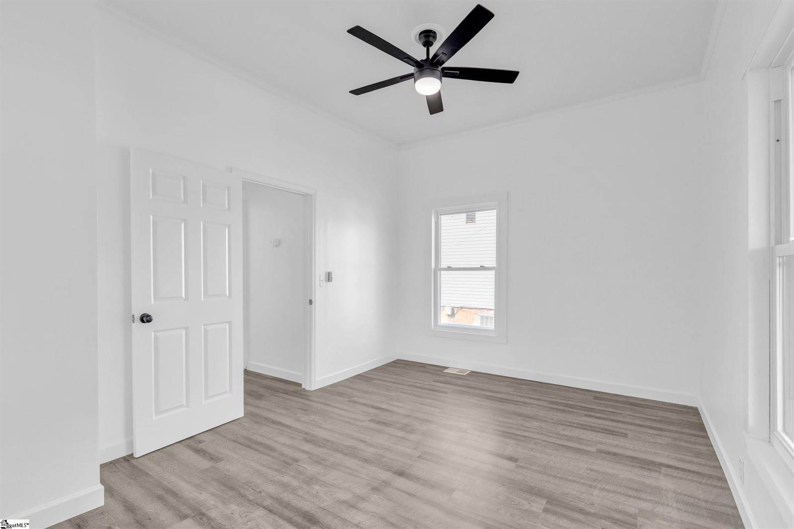 33 Henry, Greenville, SC 29605