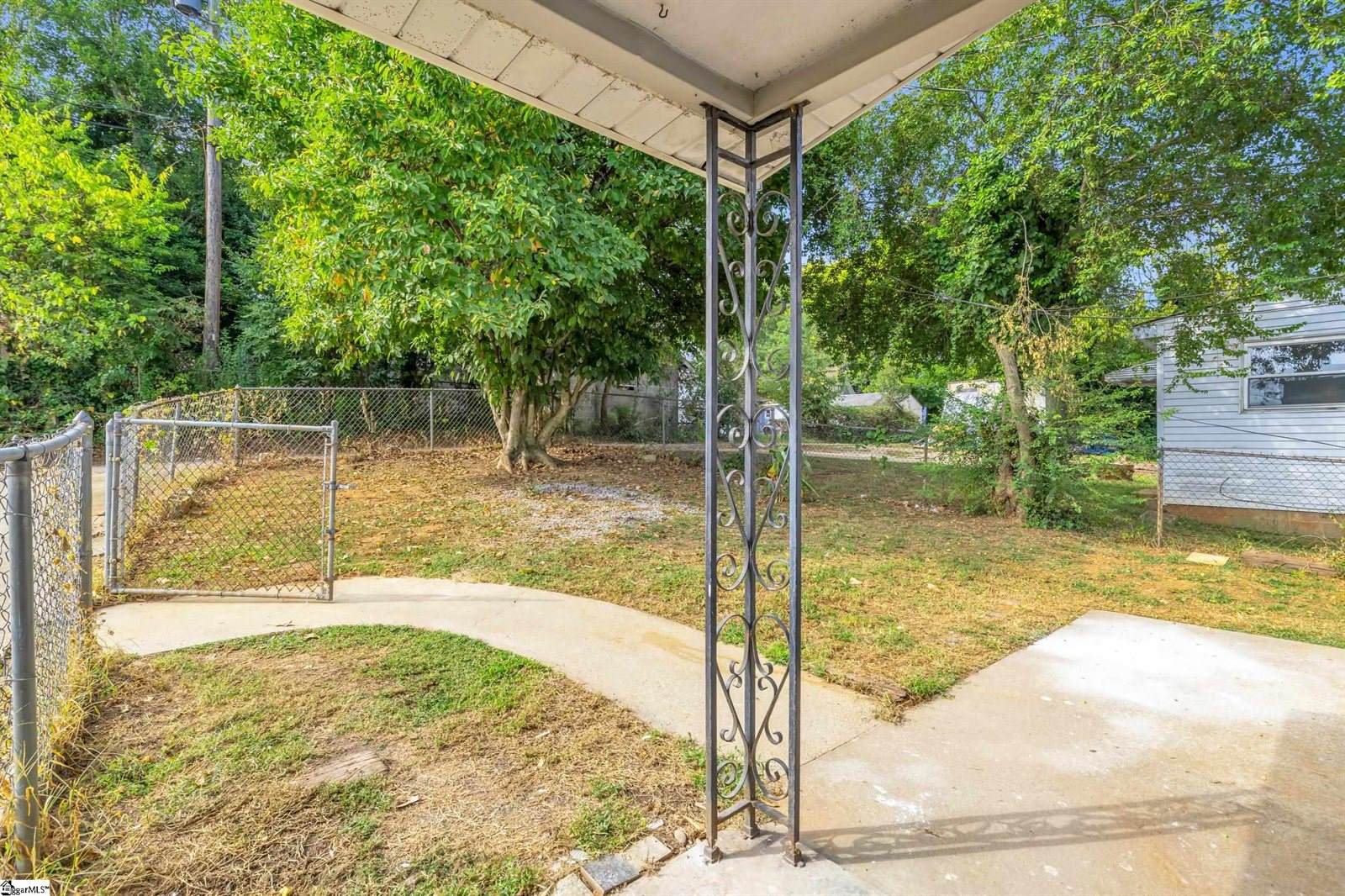 33 Henry, Greenville, SC 29605