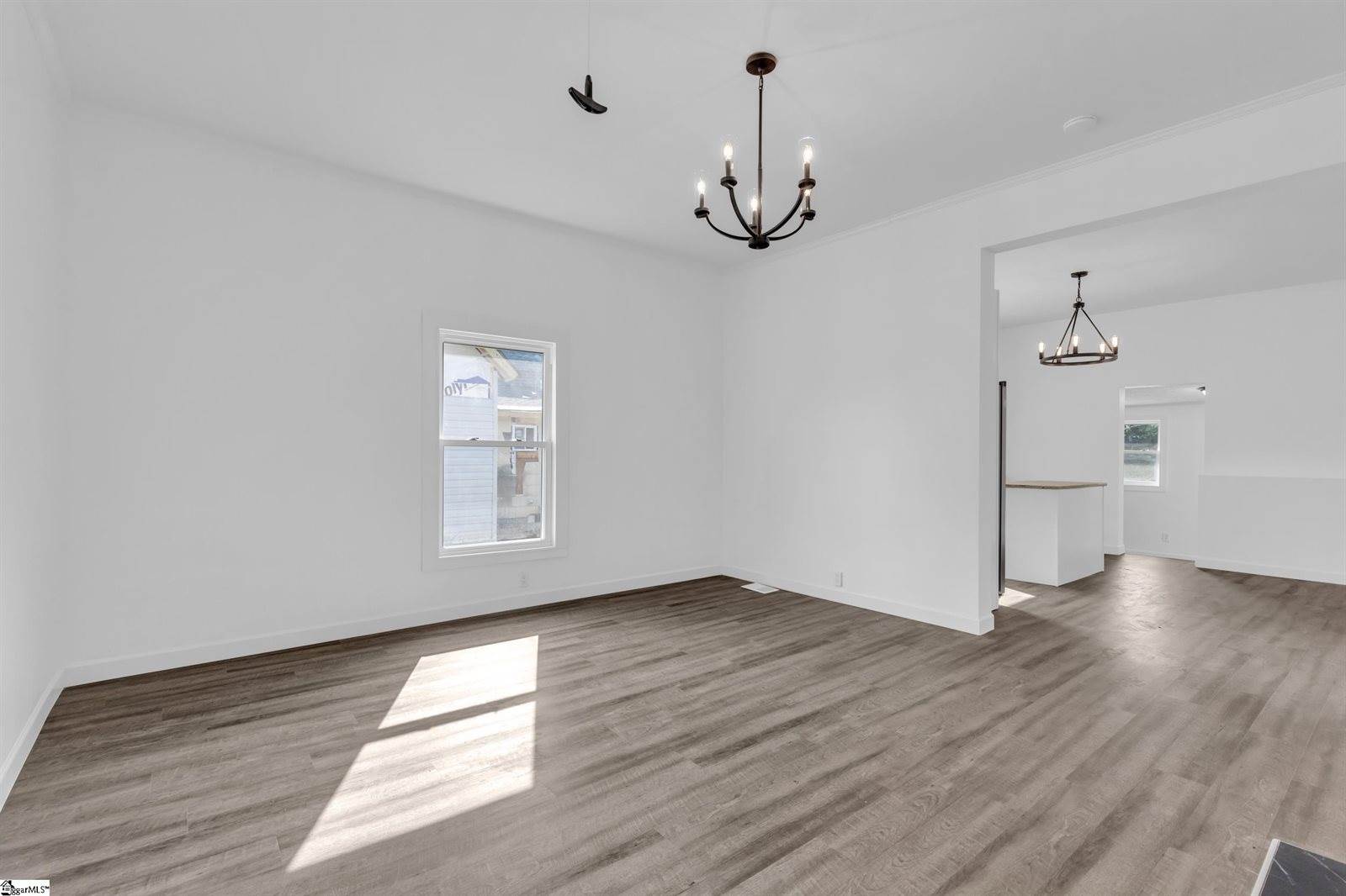 33 Henry, Greenville, SC 29605