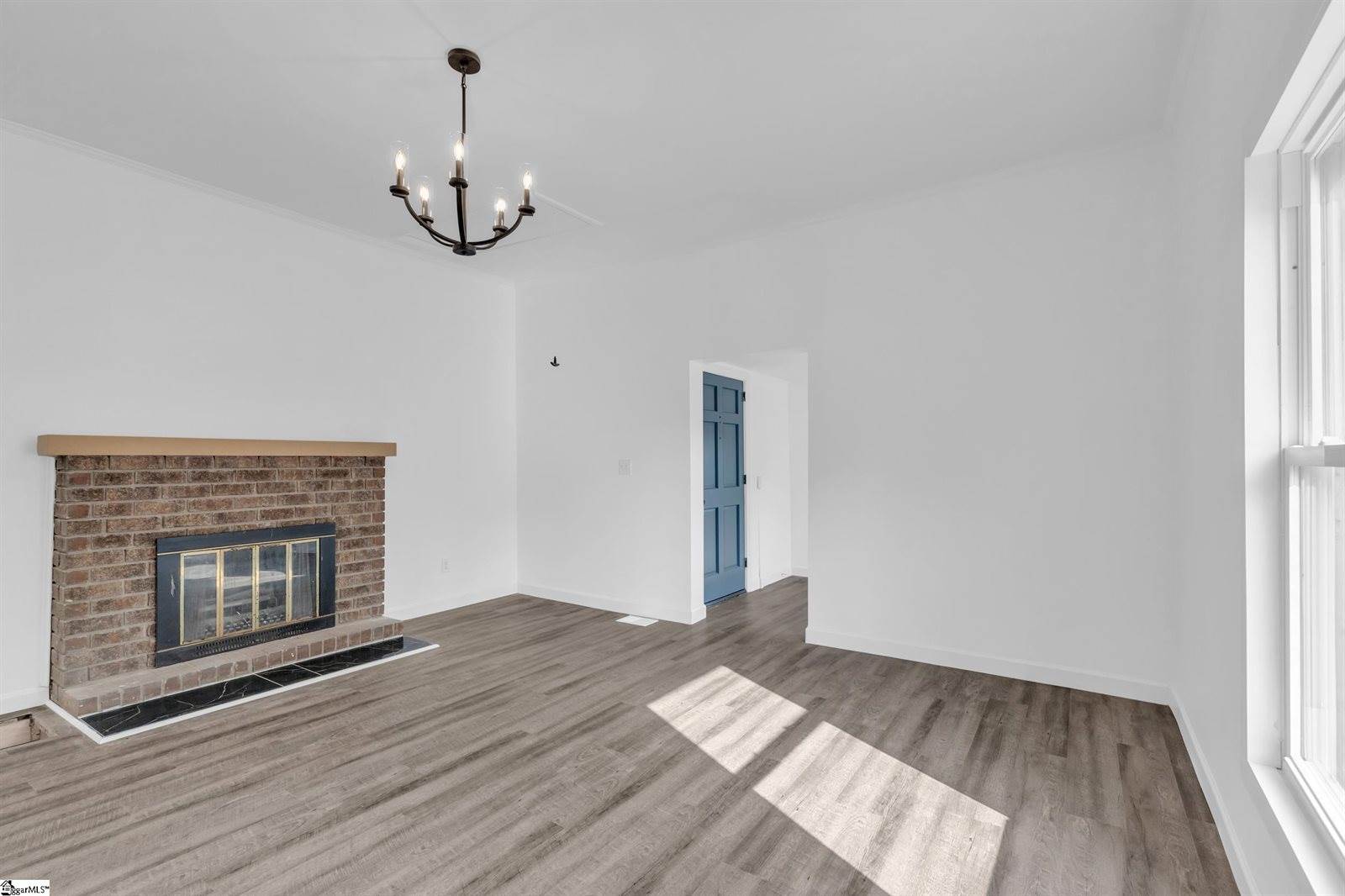 33 Henry, Greenville, SC 29605