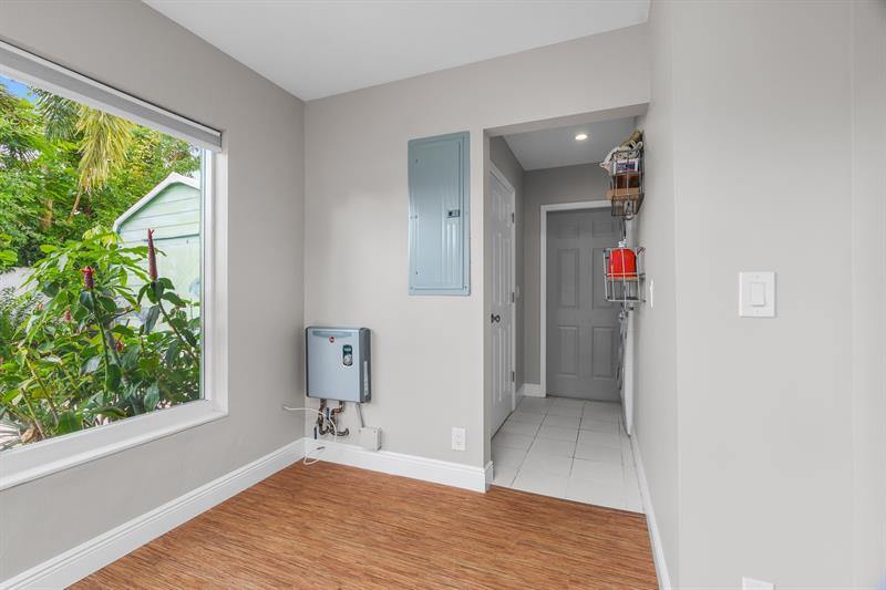 364 NW 48th Ct, Oakland Park, FL 33309