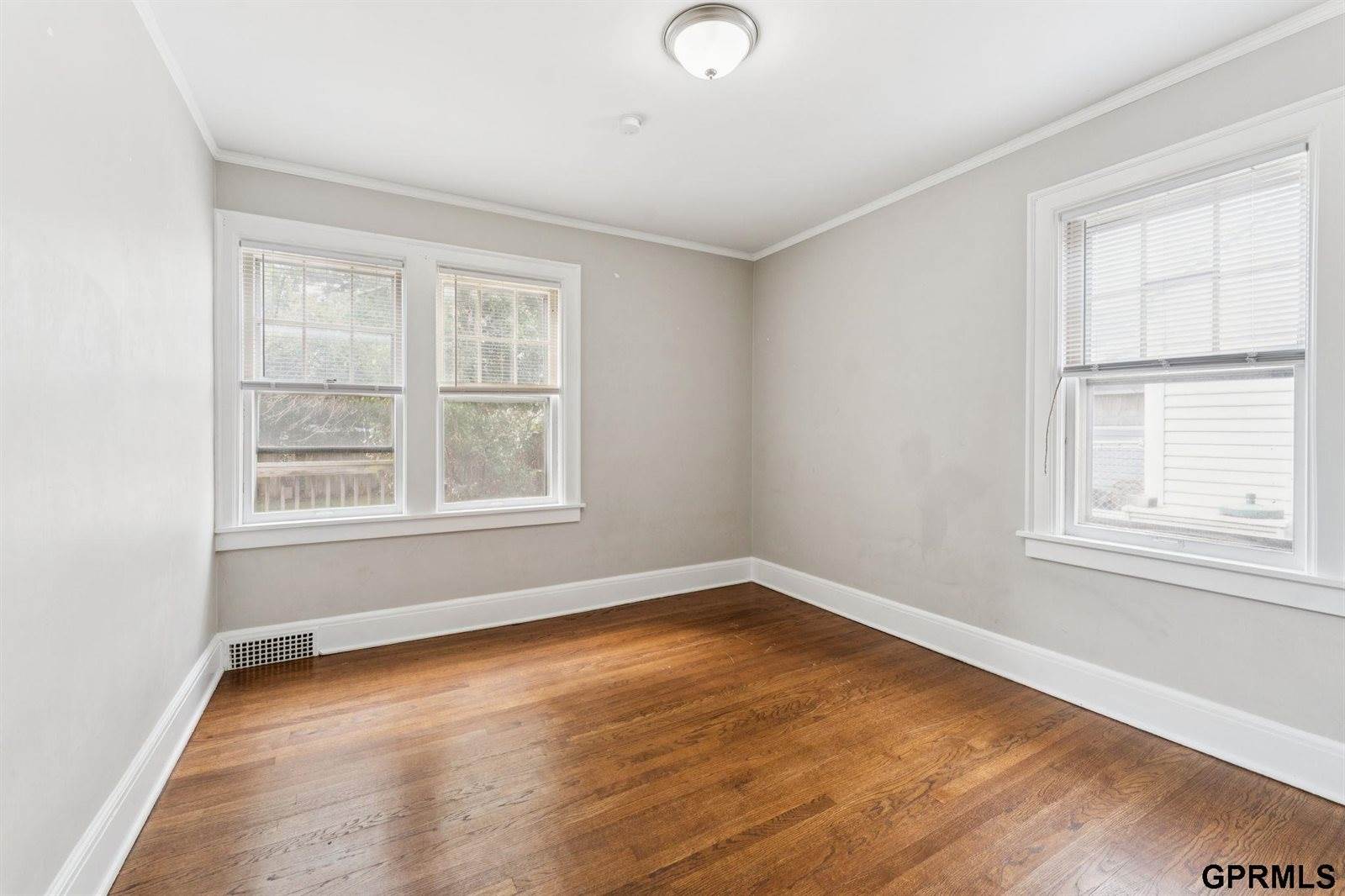 2859 Iowa Street, Omaha, NE 68112