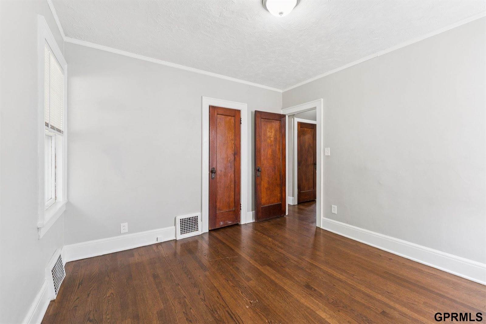 2859 Iowa Street, Omaha, NE 68112