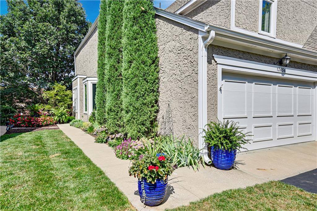12656 Barkley Street, Overland Park, KS 66209