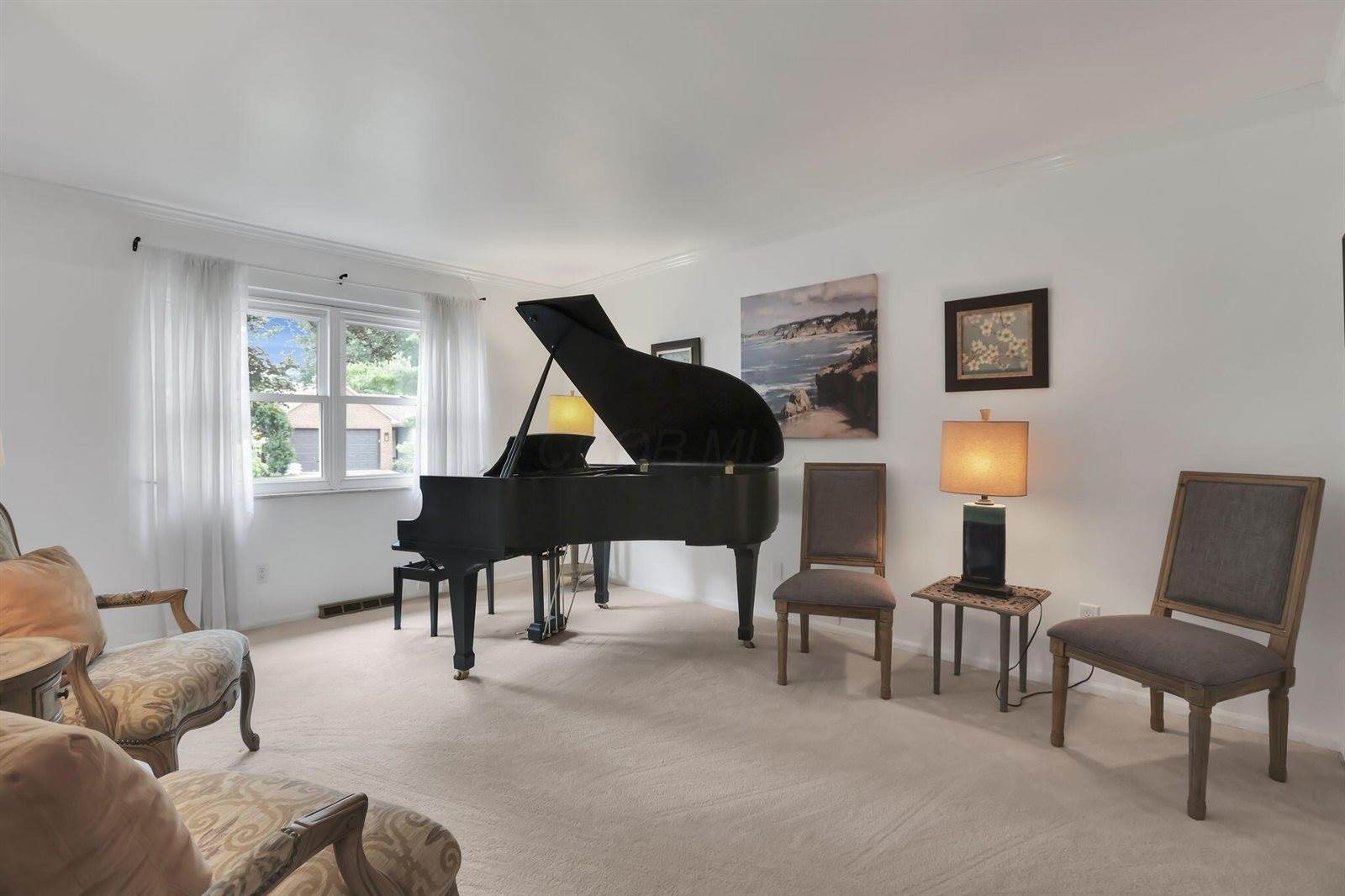 1558 Denbigh Drive, Columbus, OH 43220