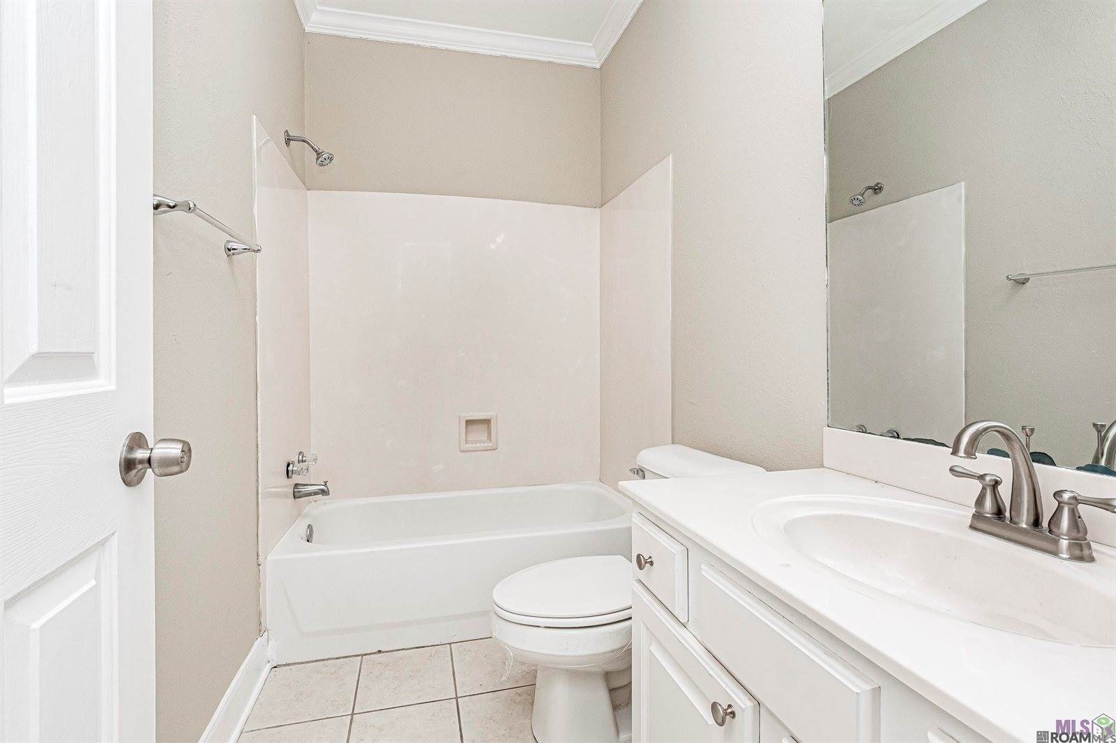 12386 River Highlands, #H, Saint Amant, LA 70774