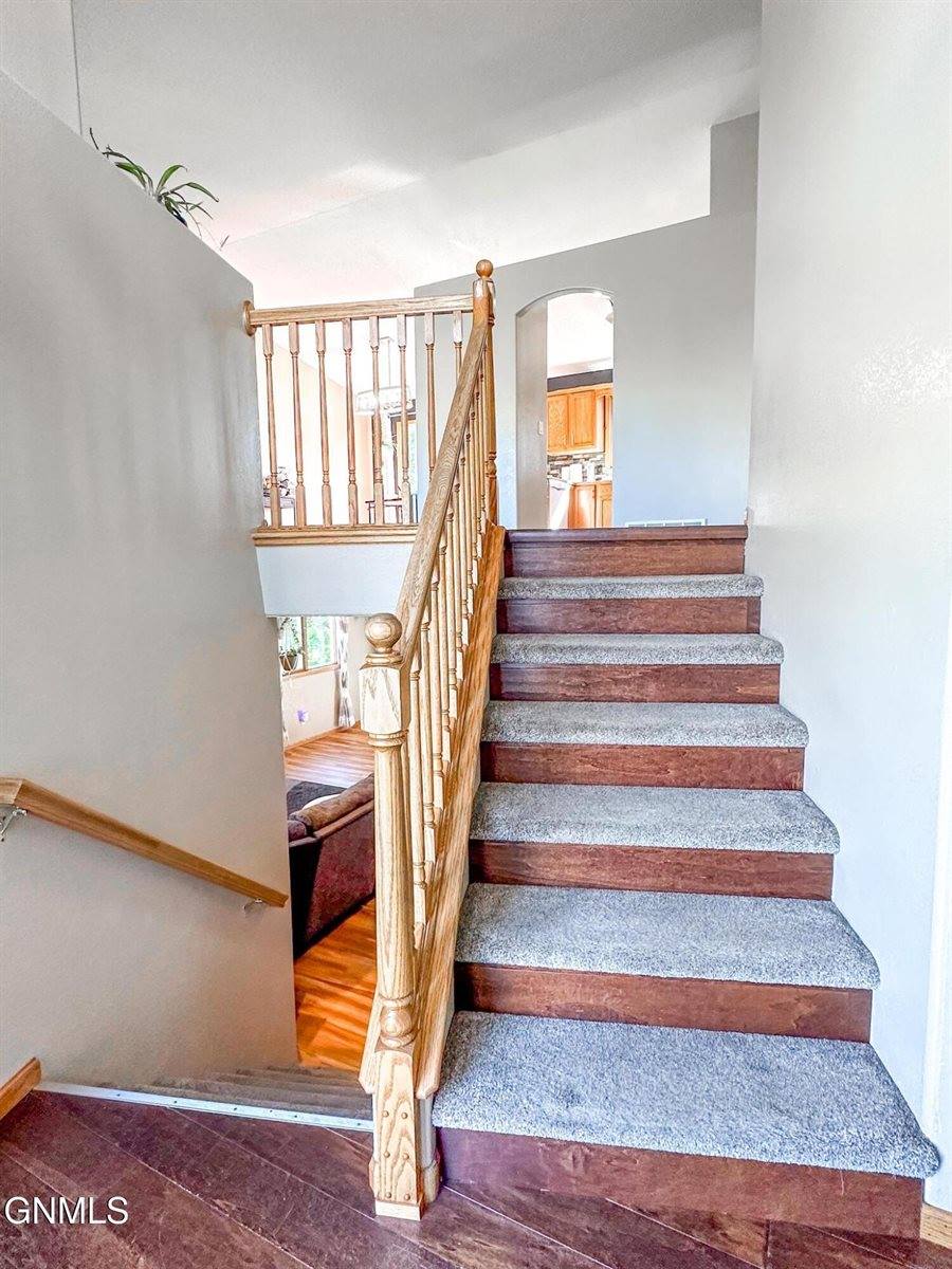 931 Breton Drive, Bismarck, ND 58503