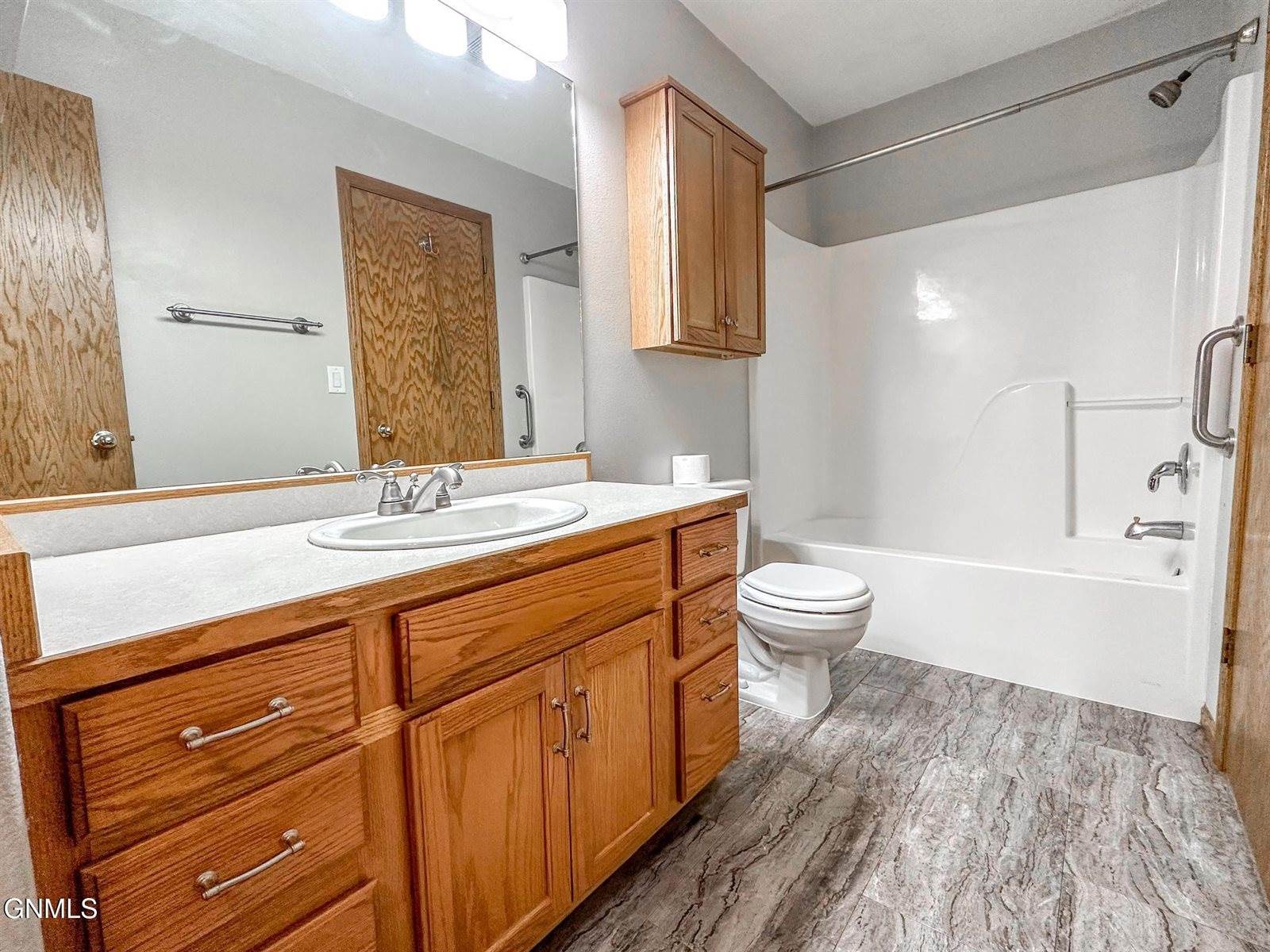 931 Breton Drive, Bismarck, ND 58503