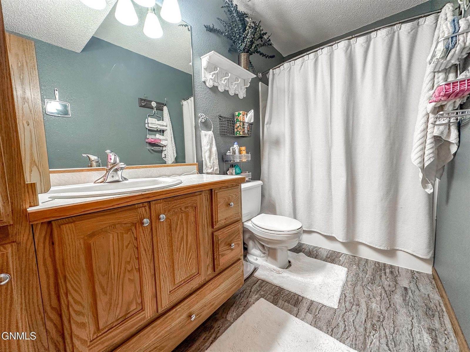 931 Breton Drive, Bismarck, ND 58503