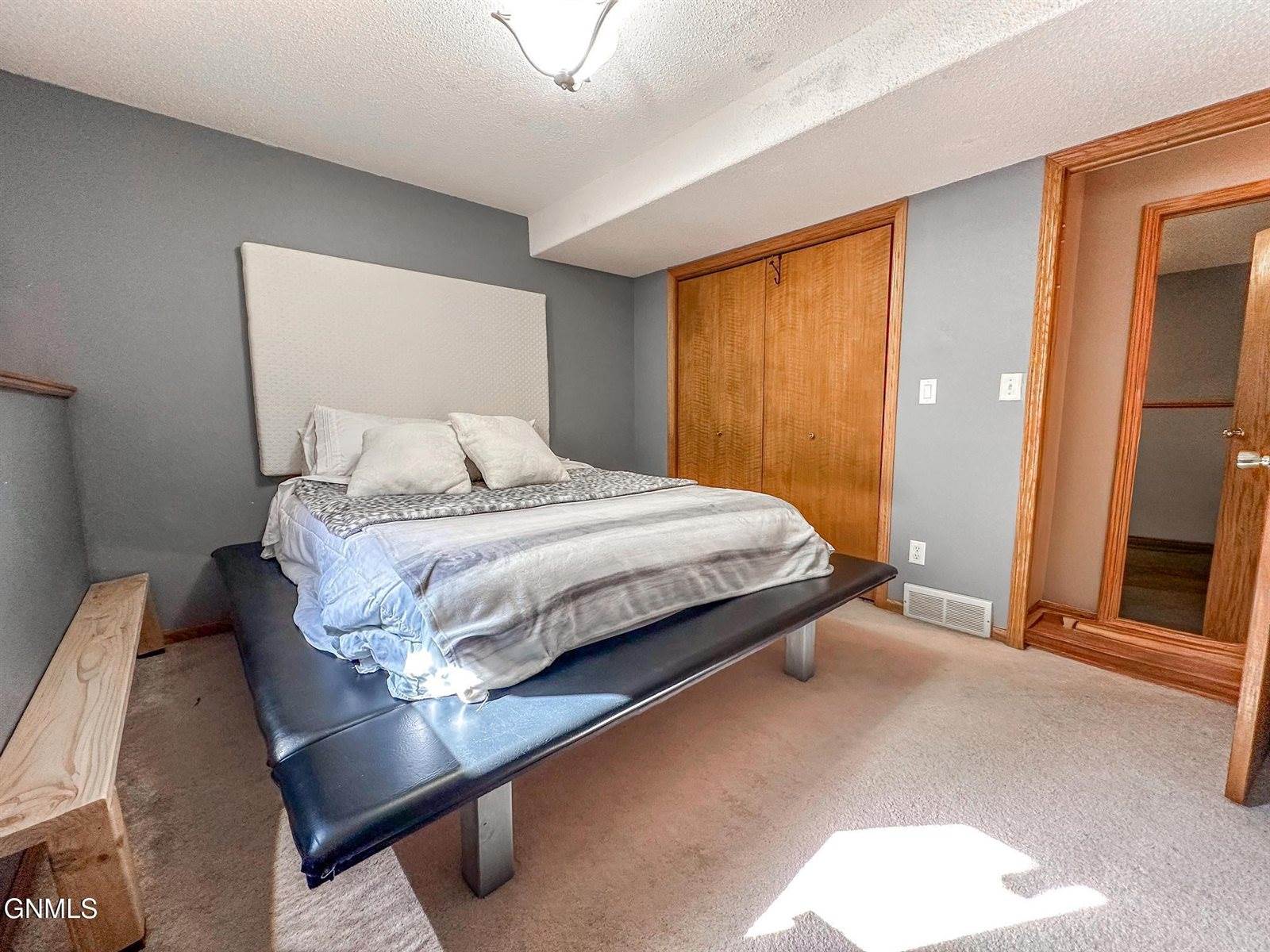 931 Breton Drive, Bismarck, ND 58503