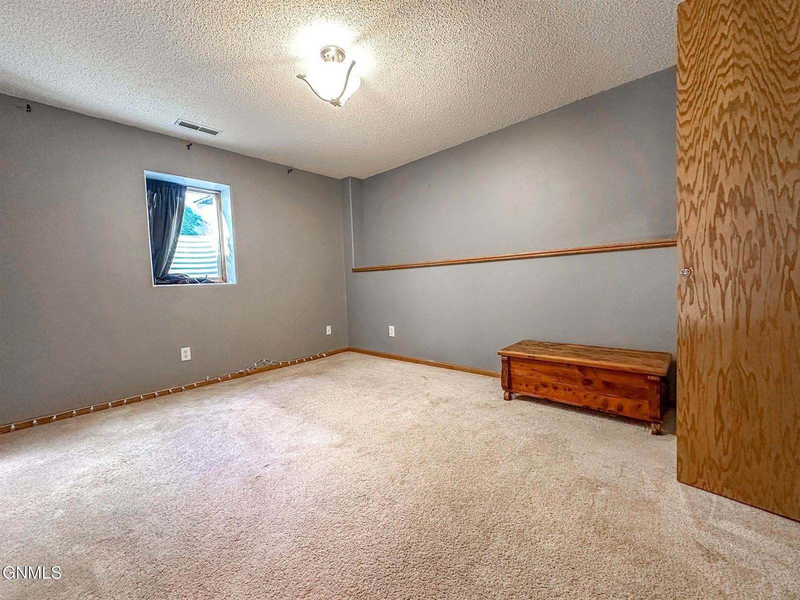 931 Breton Drive, Bismarck, ND 58503