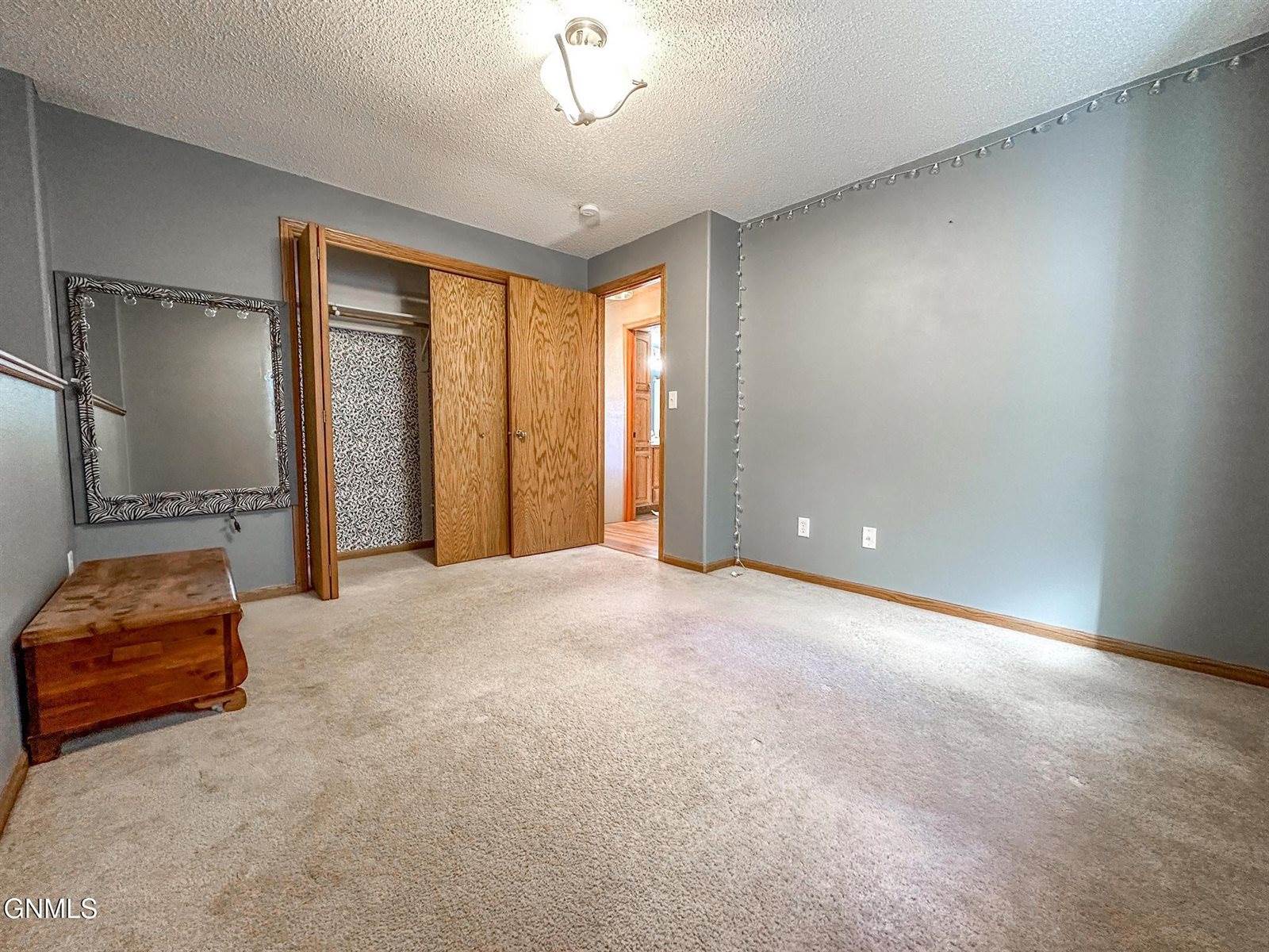 931 Breton Drive, Bismarck, ND 58503