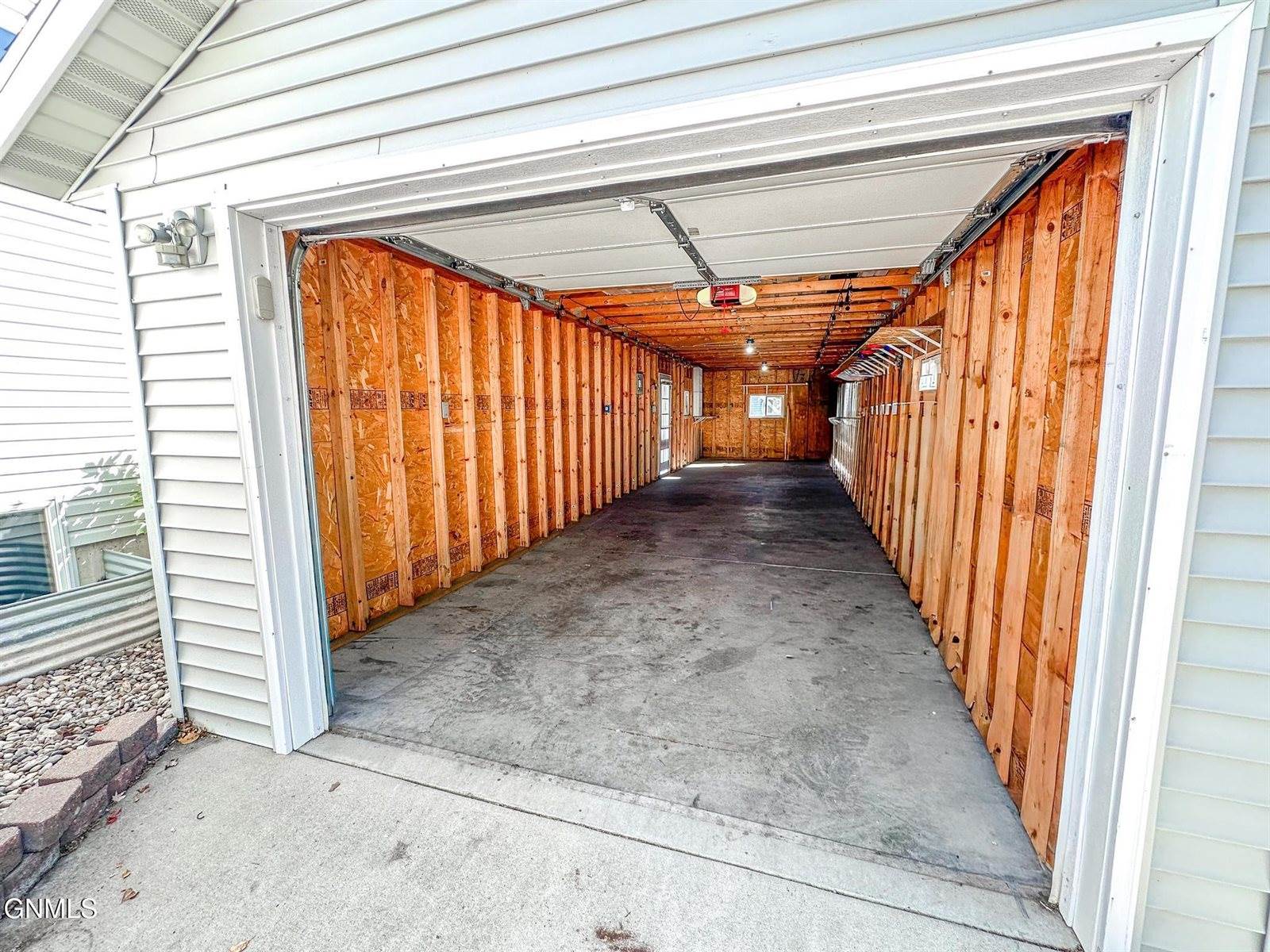 931 Breton Drive, Bismarck, ND 58503