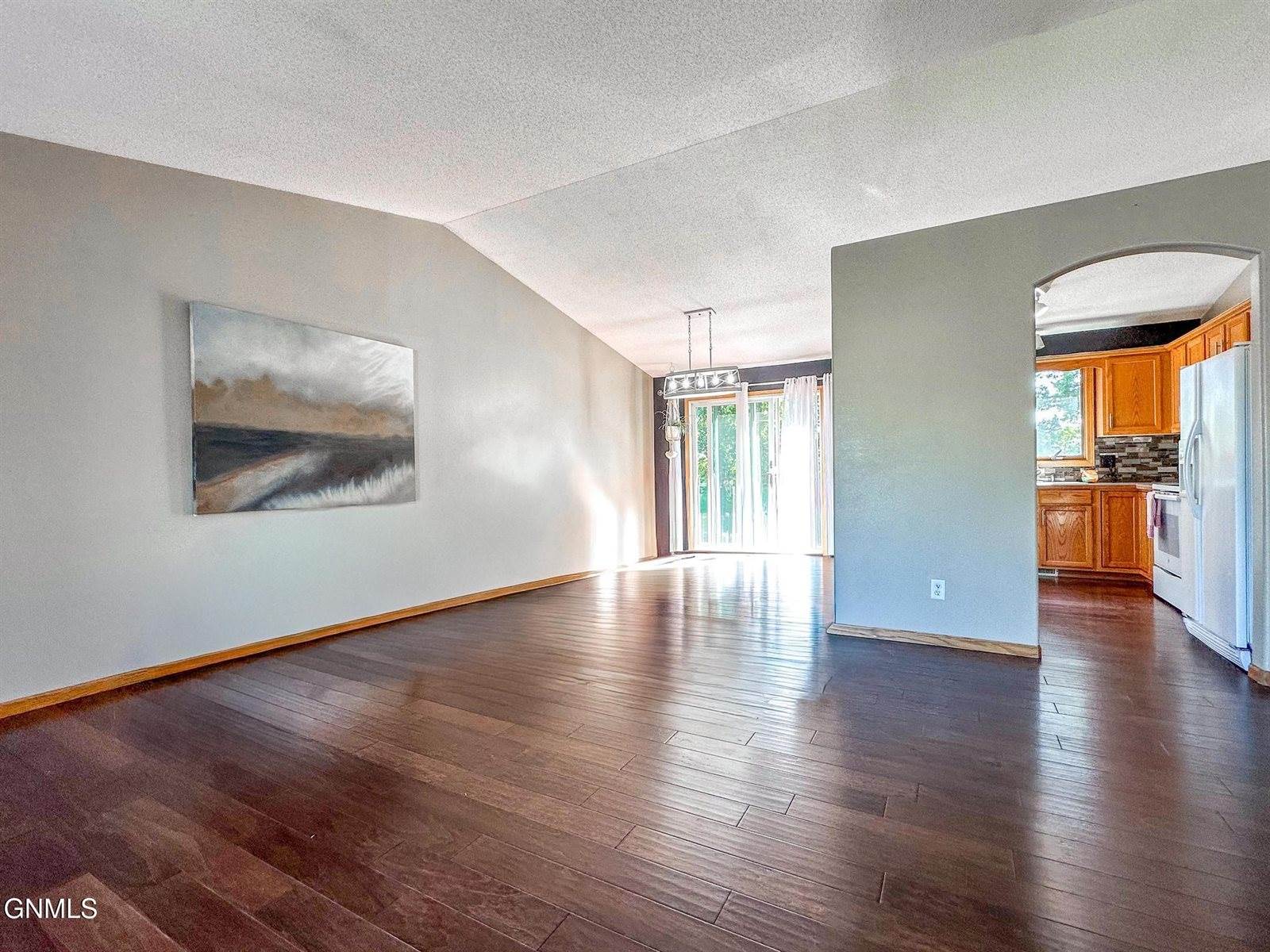 931 Breton Drive, Bismarck, ND 58503